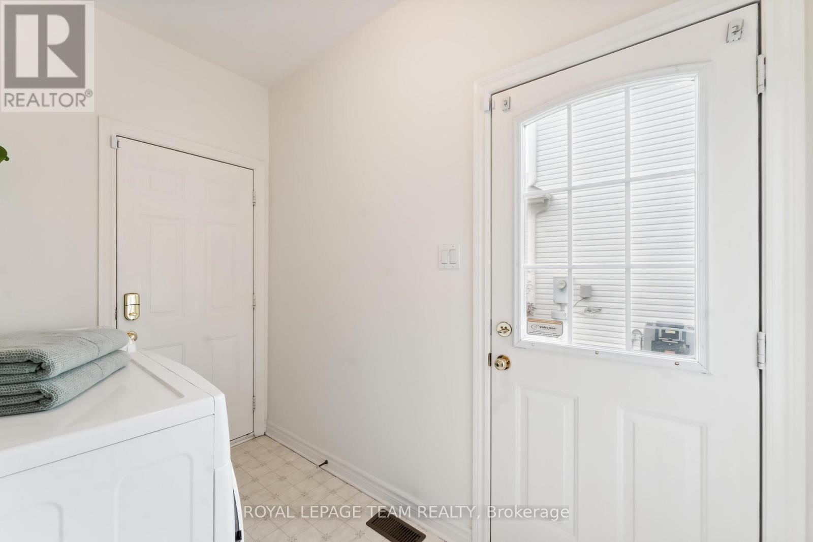 39 Vermont Avenue, Ottawa, Ontario  K2G 6M2 - Photo 23 - X12487052