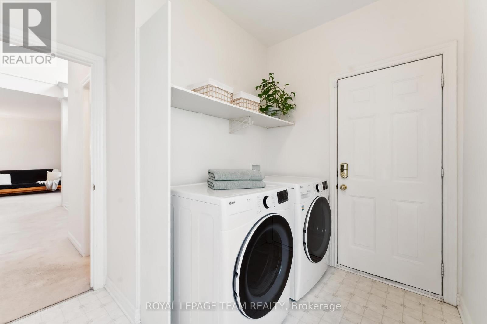 39 Vermont Avenue, Ottawa, Ontario  K2G 6M2 - Photo 24 - X12487052