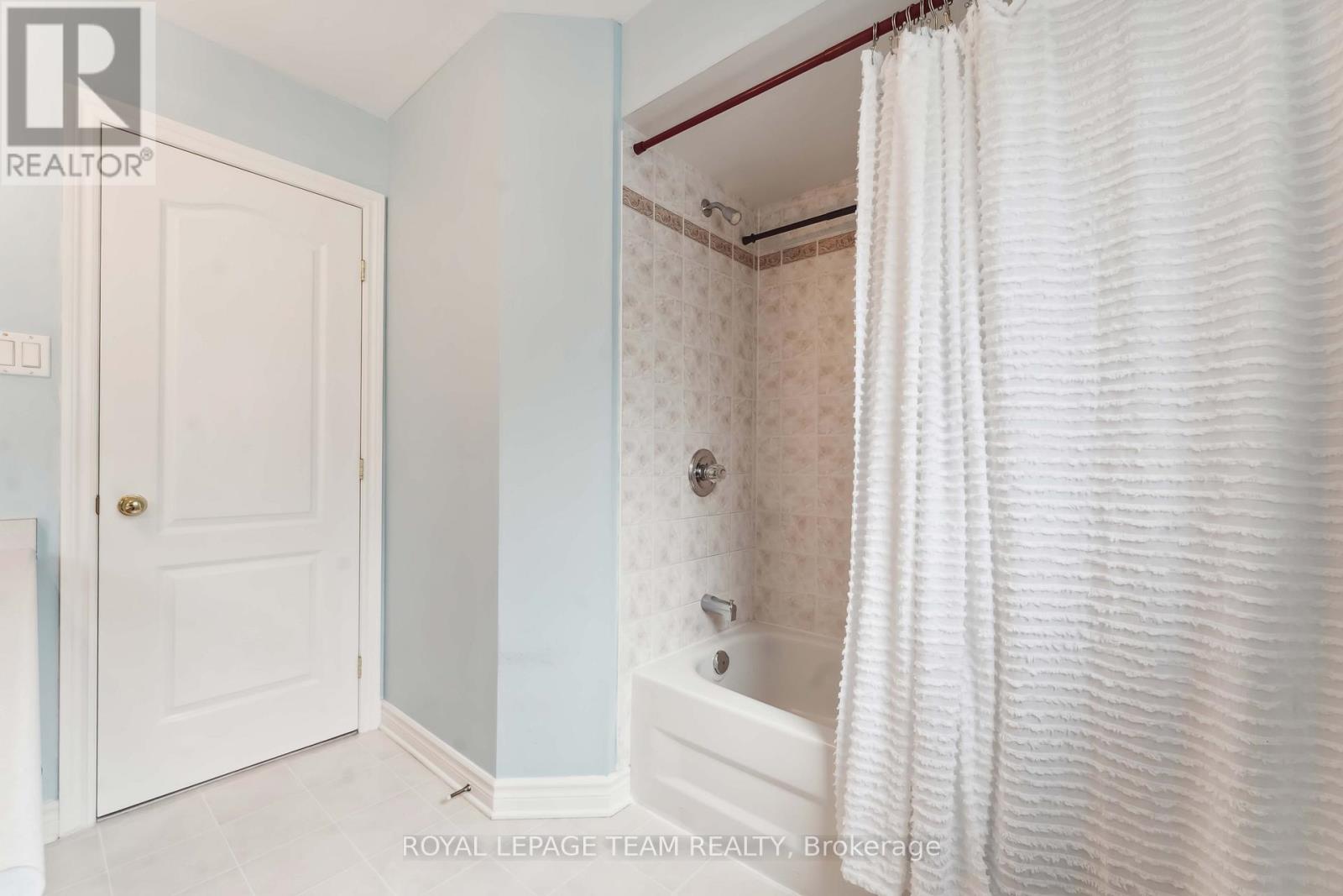 39 Vermont Avenue, Ottawa, Ontario  K2G 6M2 - Photo 35 - X12487052