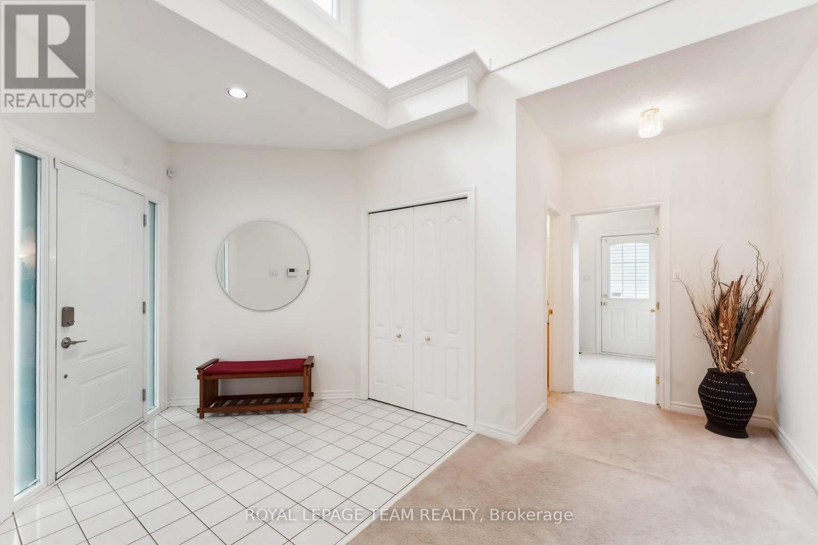 39 Vermont Avenue, Ottawa, Ontario  K2G 6M2 - Photo 7 - X12487052