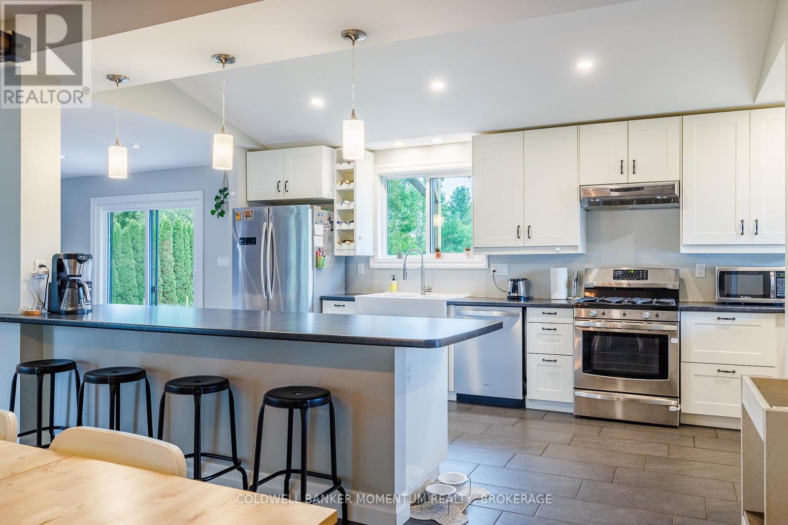 1344 Effingham Street, Pelham, Ontario  L0S 1M0 - Photo 12 - X12487055