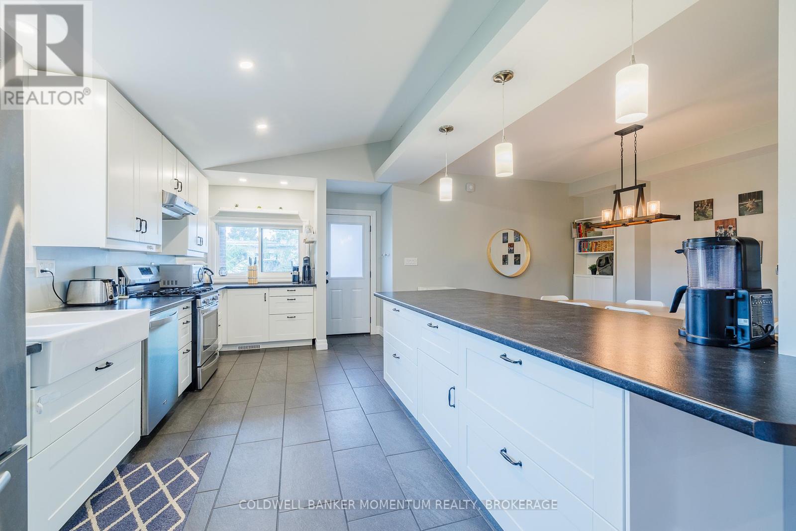 1344 Effingham Street, Pelham, Ontario  L0S 1M0 - Photo 13 - X12487055