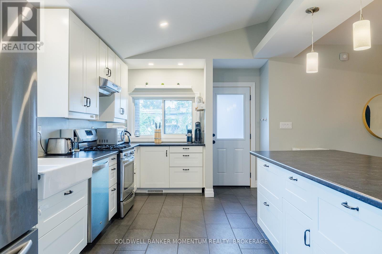 1344 Effingham Street, Pelham, Ontario  L0S 1M0 - Photo 14 - X12487055