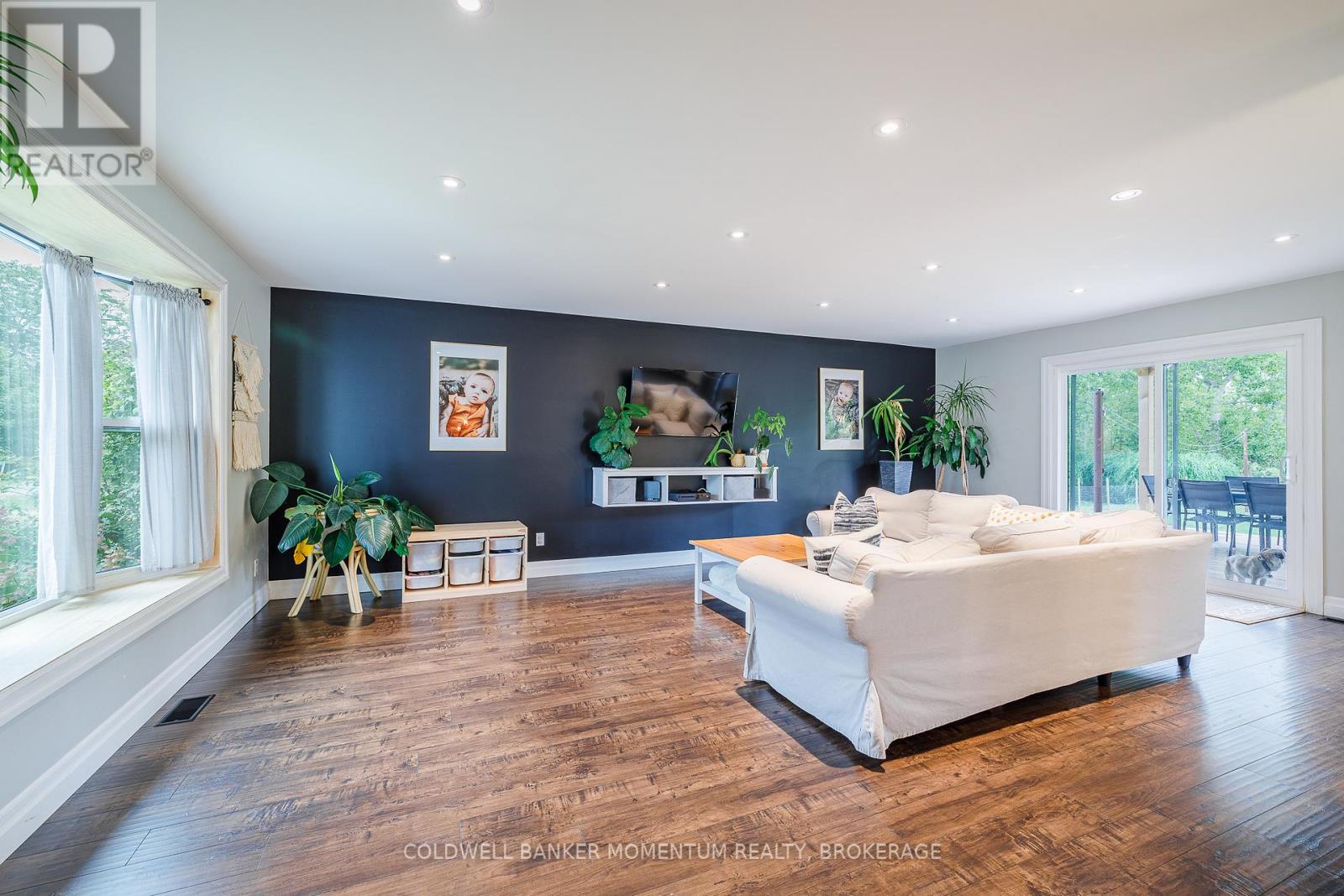 1344 Effingham Street, Pelham, Ontario  L0S 1M0 - Photo 18 - X12487055