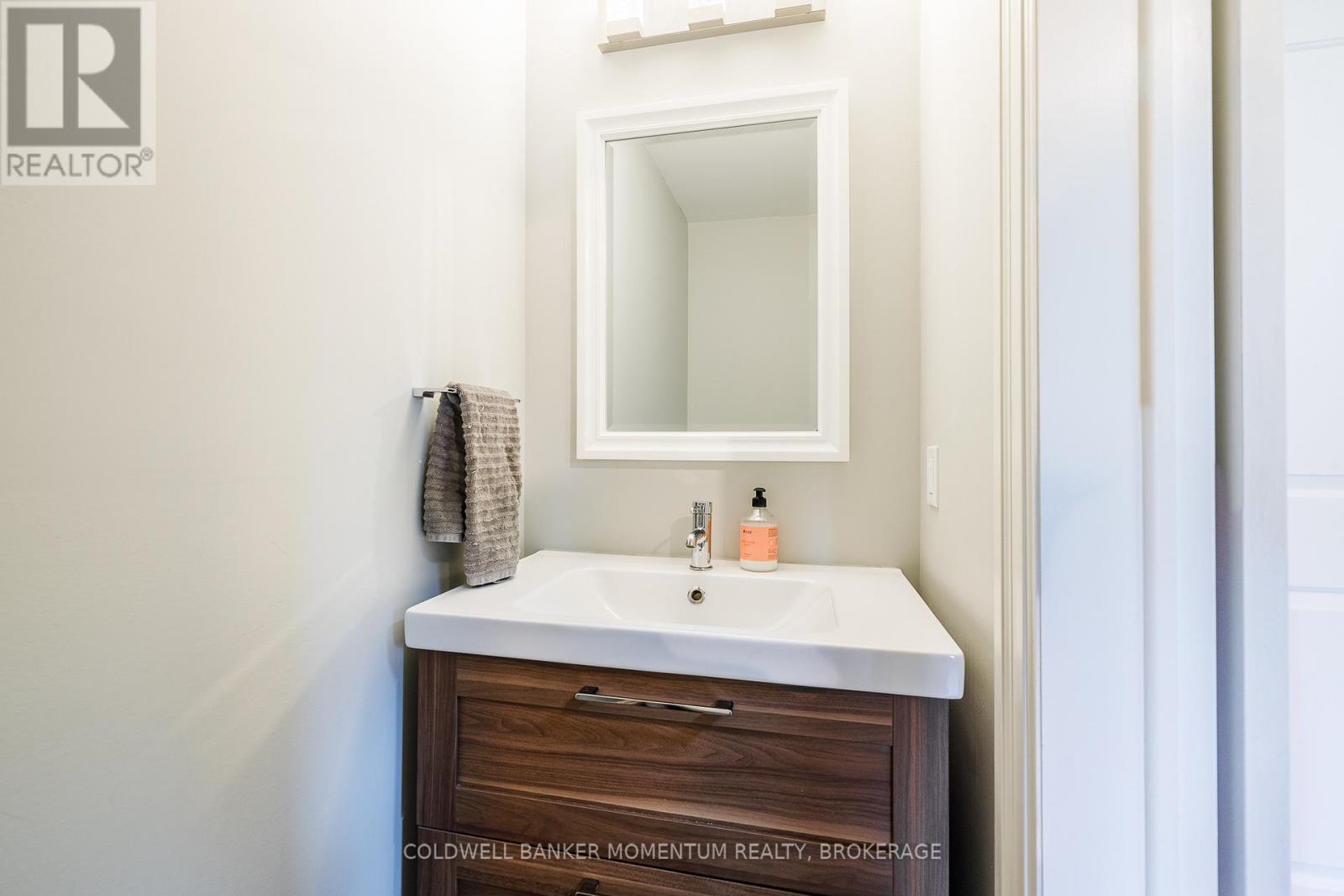 1344 Effingham Street, Pelham, Ontario  L0S 1M0 - Photo 23 - X12487055