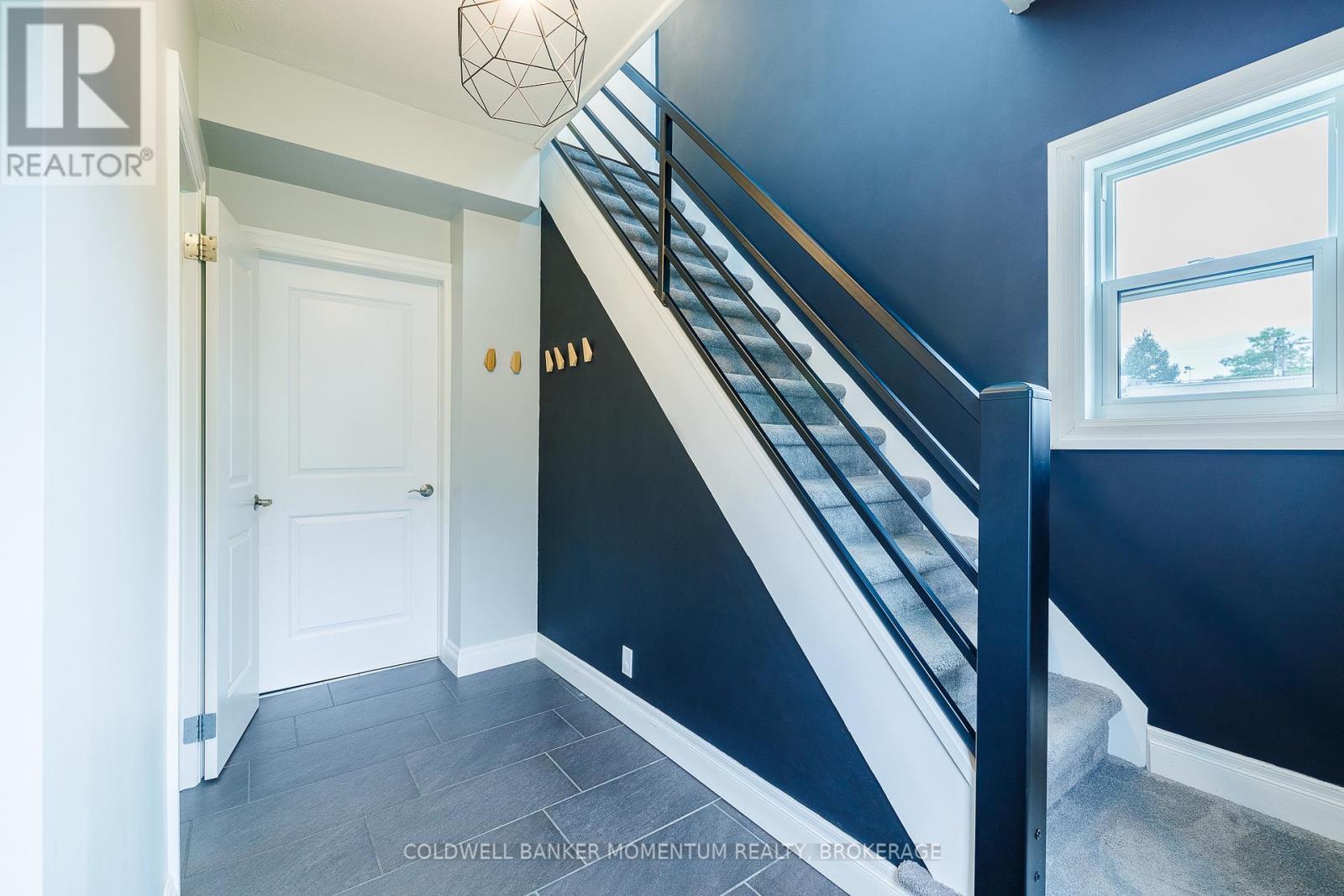 1344 Effingham Street, Pelham, Ontario  L0S 1M0 - Photo 4 - X12487055