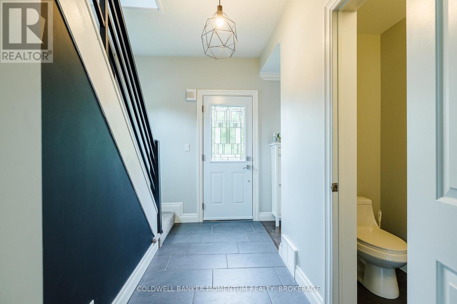 1344 Effingham Street, Pelham, Ontario  L0S 1M0 - Photo 5 - X12487055