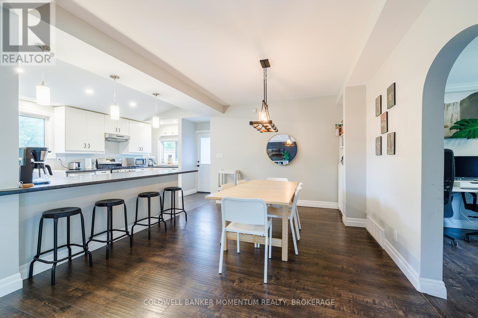 1344 Effingham Street, Pelham, Ontario  L0S 1M0 - Photo 9 - X12487055