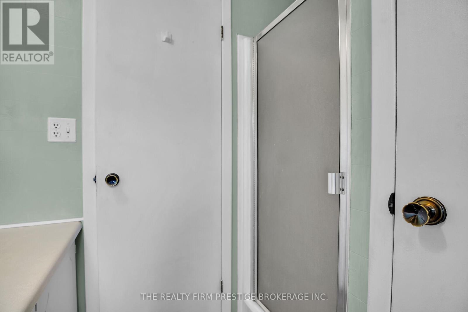 34 Miller St Street, Strathroy-Caradoc, Ontario  N7G 3K8 - Photo 16 - X12396331