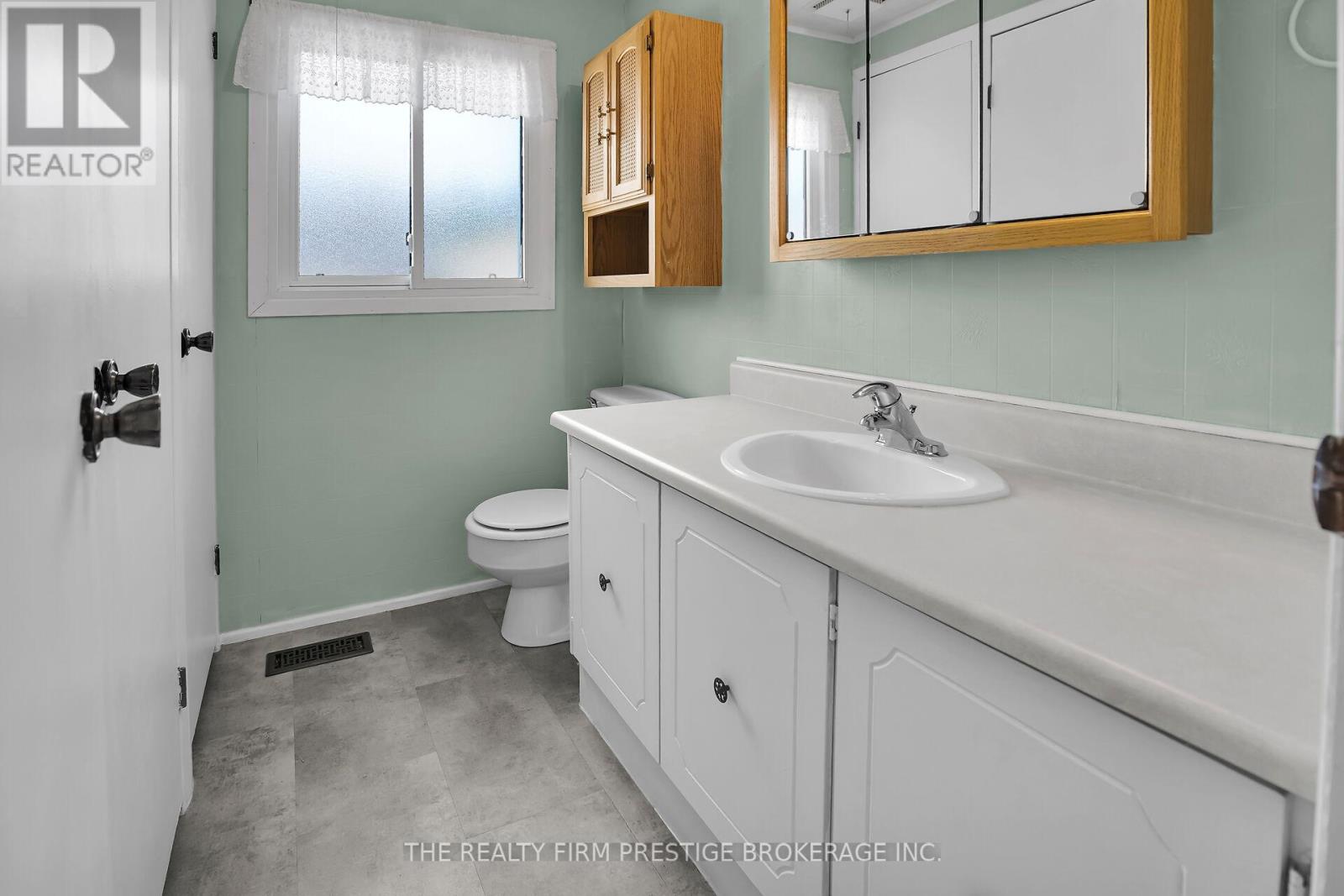 34 Miller St Street, Strathroy-Caradoc, Ontario  N7G 3K8 - Photo 15 - X12396331