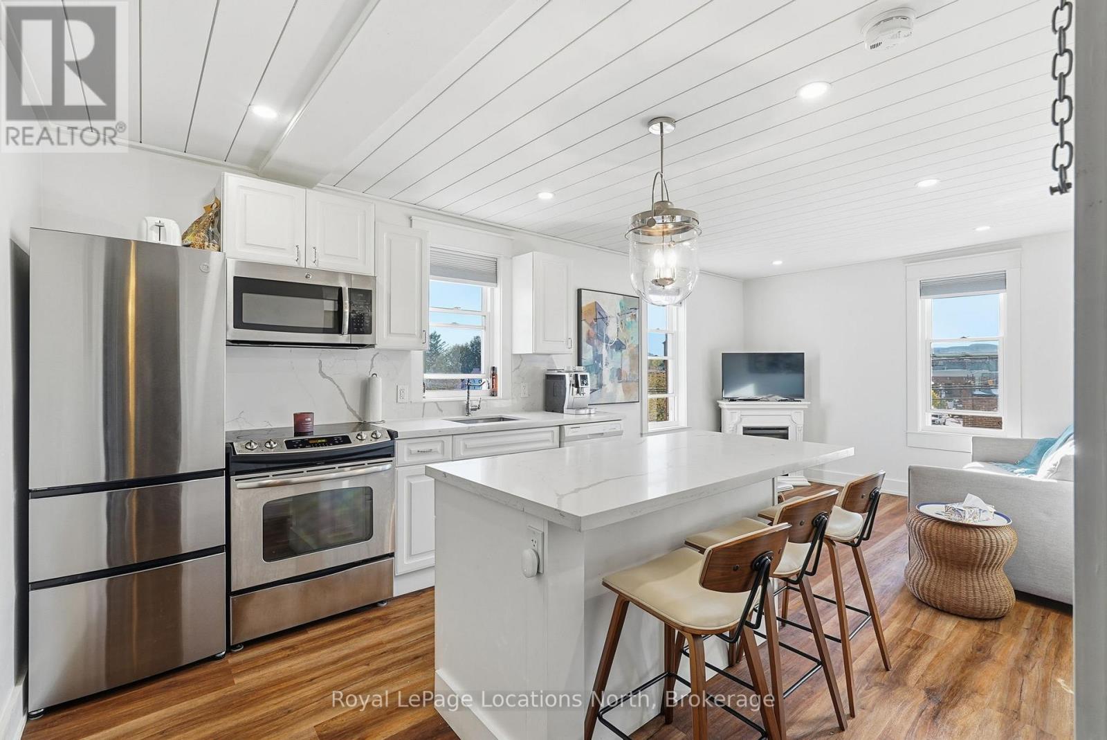 303 - 110 Sykes Street N, Meaford, Ontario  N4L 1S6 - Photo 2 - X12487067