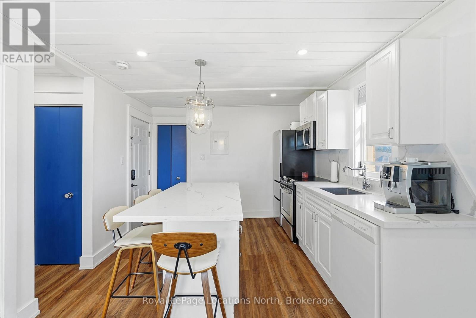 303 - 110 Sykes Street N, Meaford, Ontario  N4L 1S6 - Photo 5 - X12487067