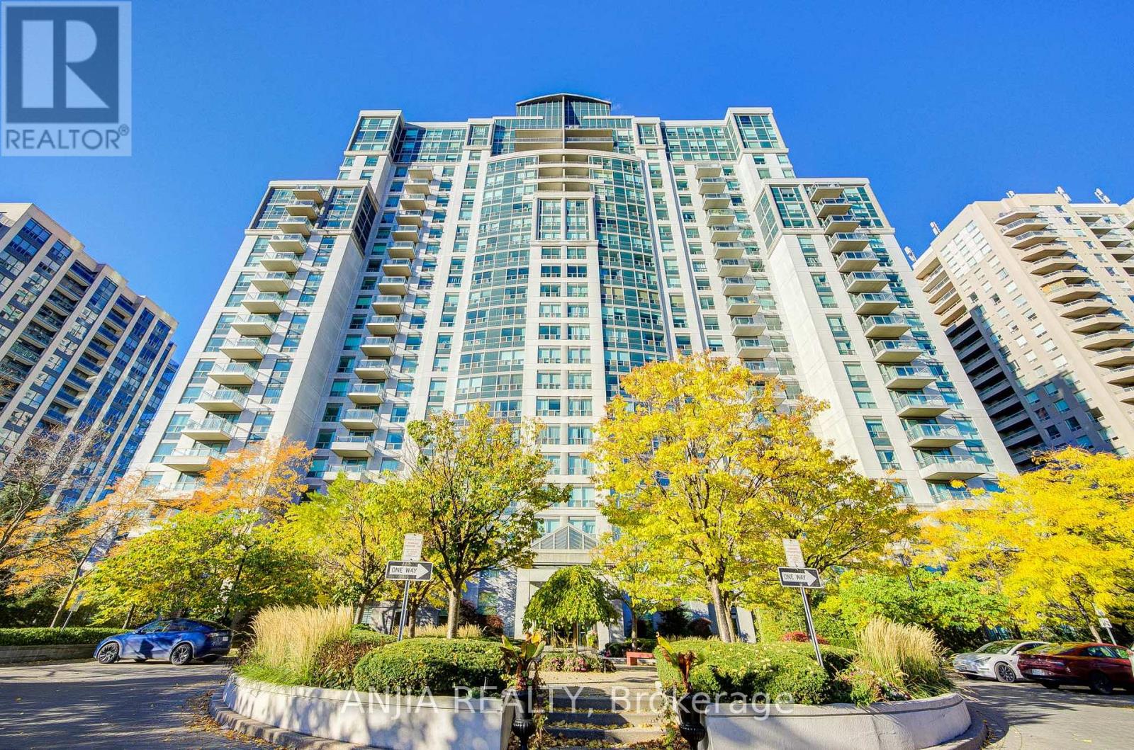 808 - 188 DORIS AVENUE, Toronto, Ontario