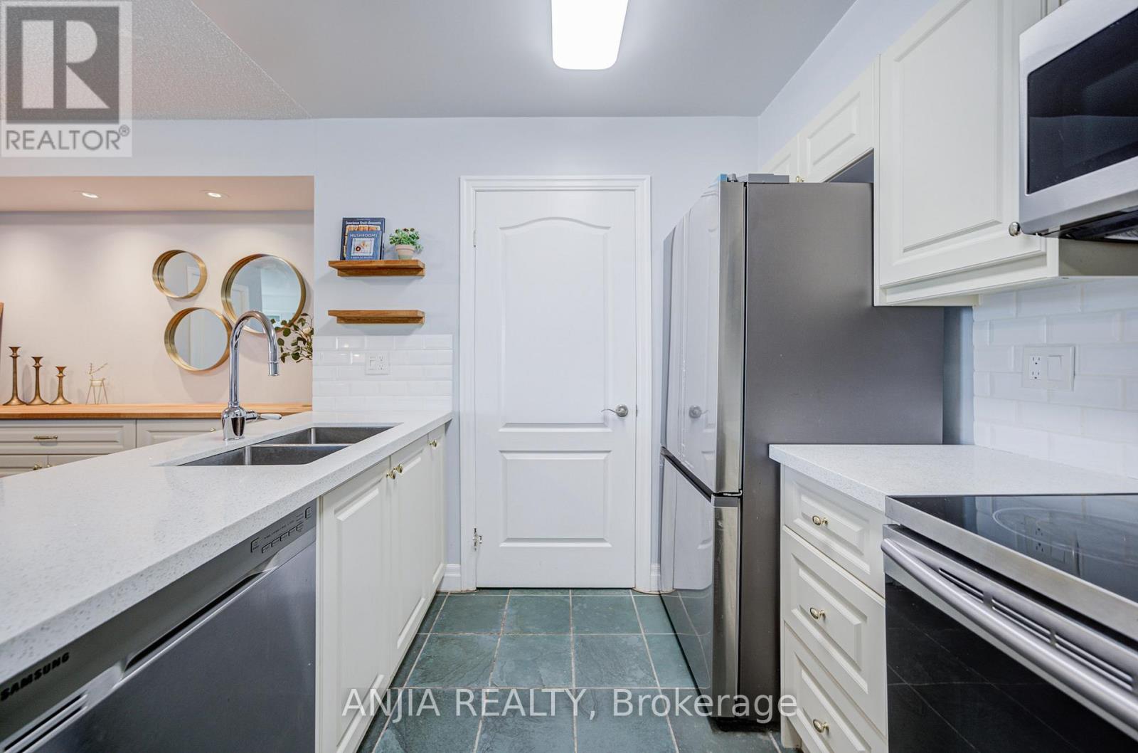 808 - 188 Doris Avenue, Toronto, Ontario  M2N 6Z5 - Photo 5 - C12487046