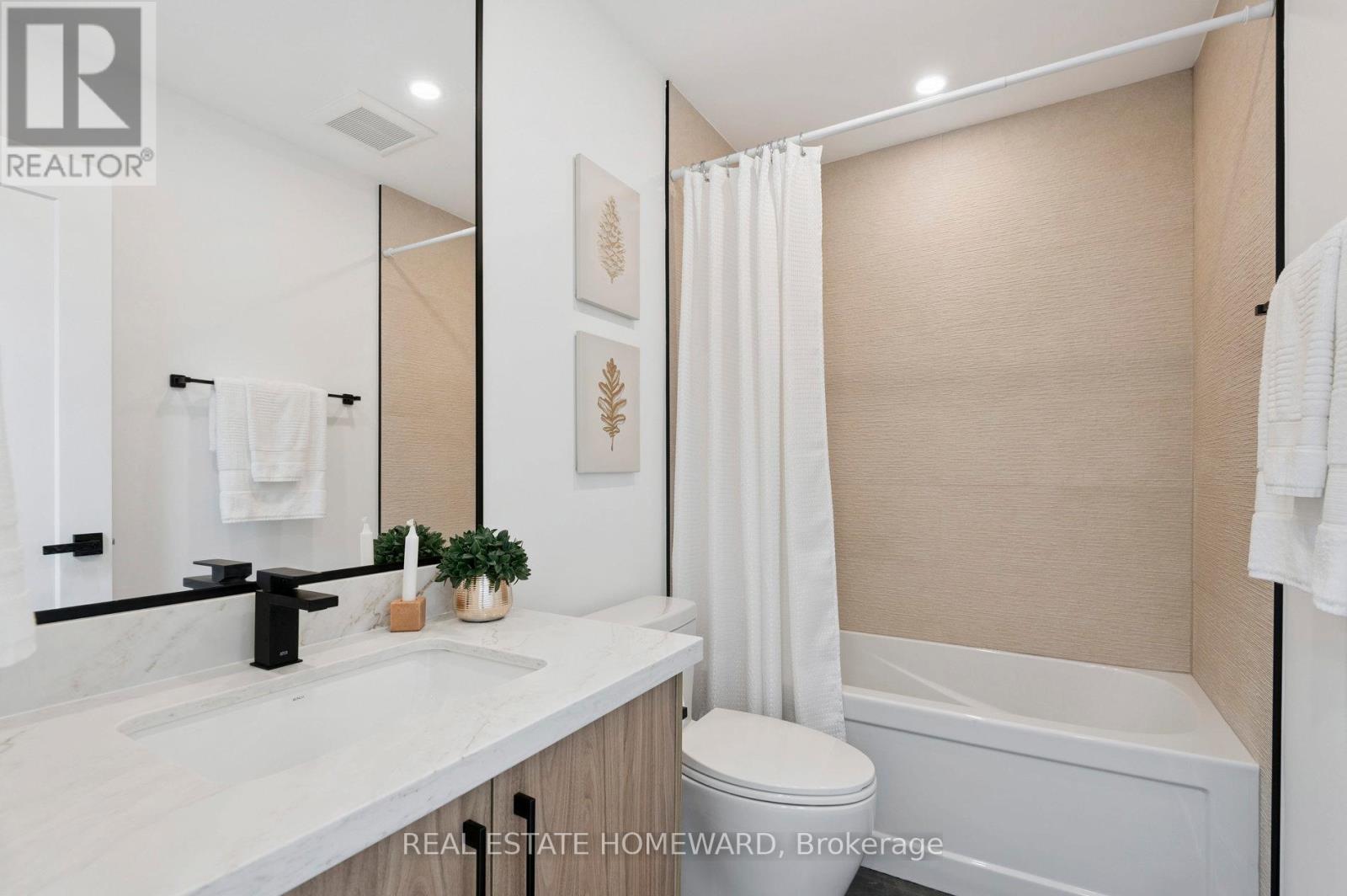 32 Westlake Crescent, Toronto, Ontario  M4C 2X2 - Photo 17 - E12487034