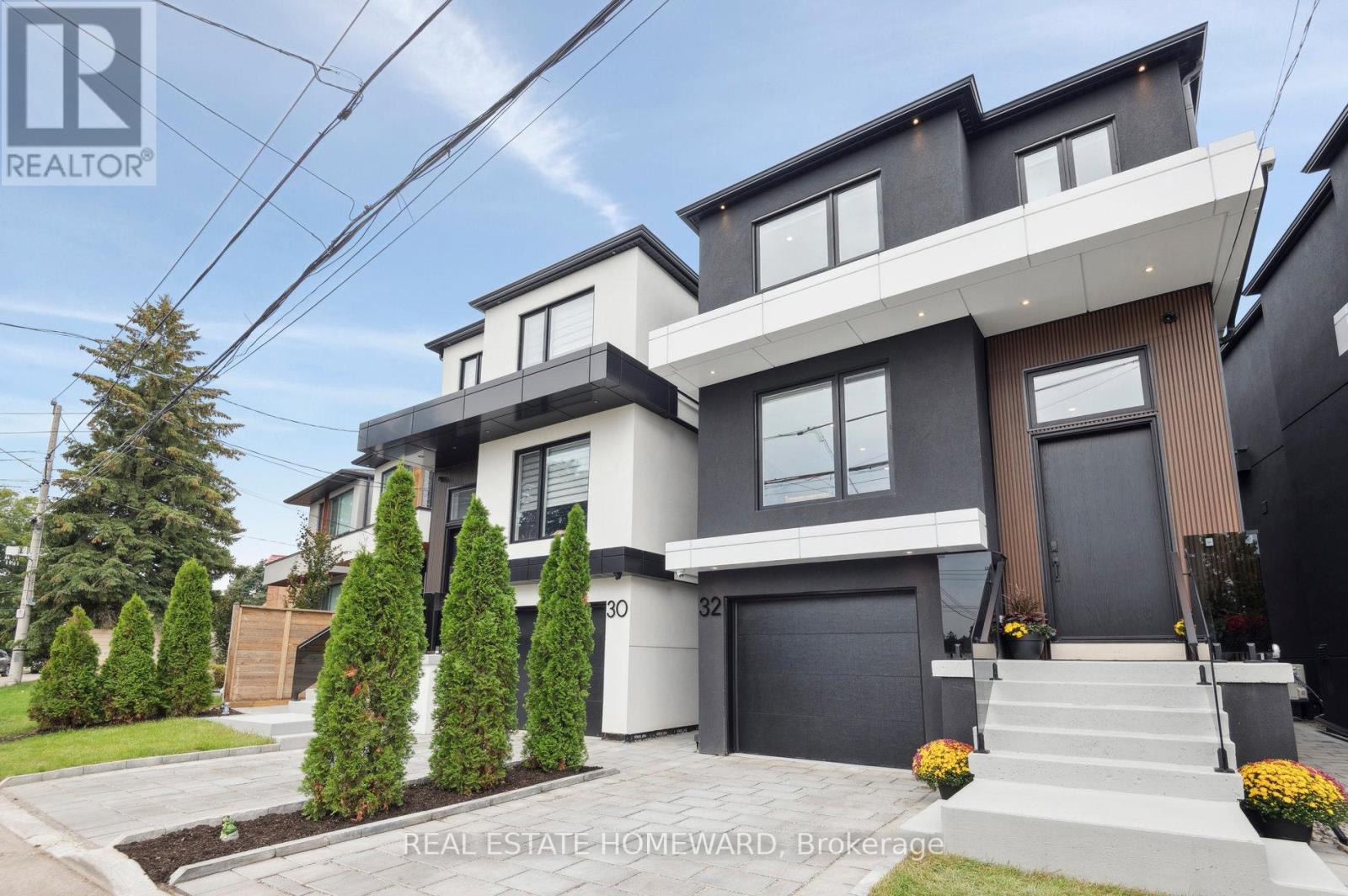 32 Westlake Crescent, Toronto, Ontario  M4C 2X2 - Photo 2 - E12487034