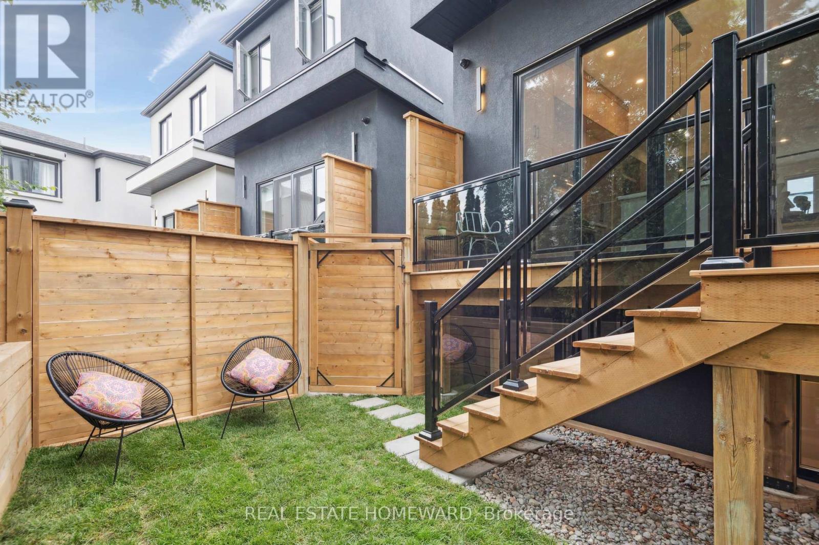 32 Westlake Crescent, Toronto, Ontario  M4C 2X2 - Photo 29 - E12487034