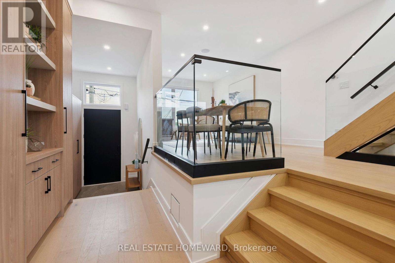 32 Westlake Crescent, Toronto, Ontario  M4C 2X2 - Photo 5 - E12487034