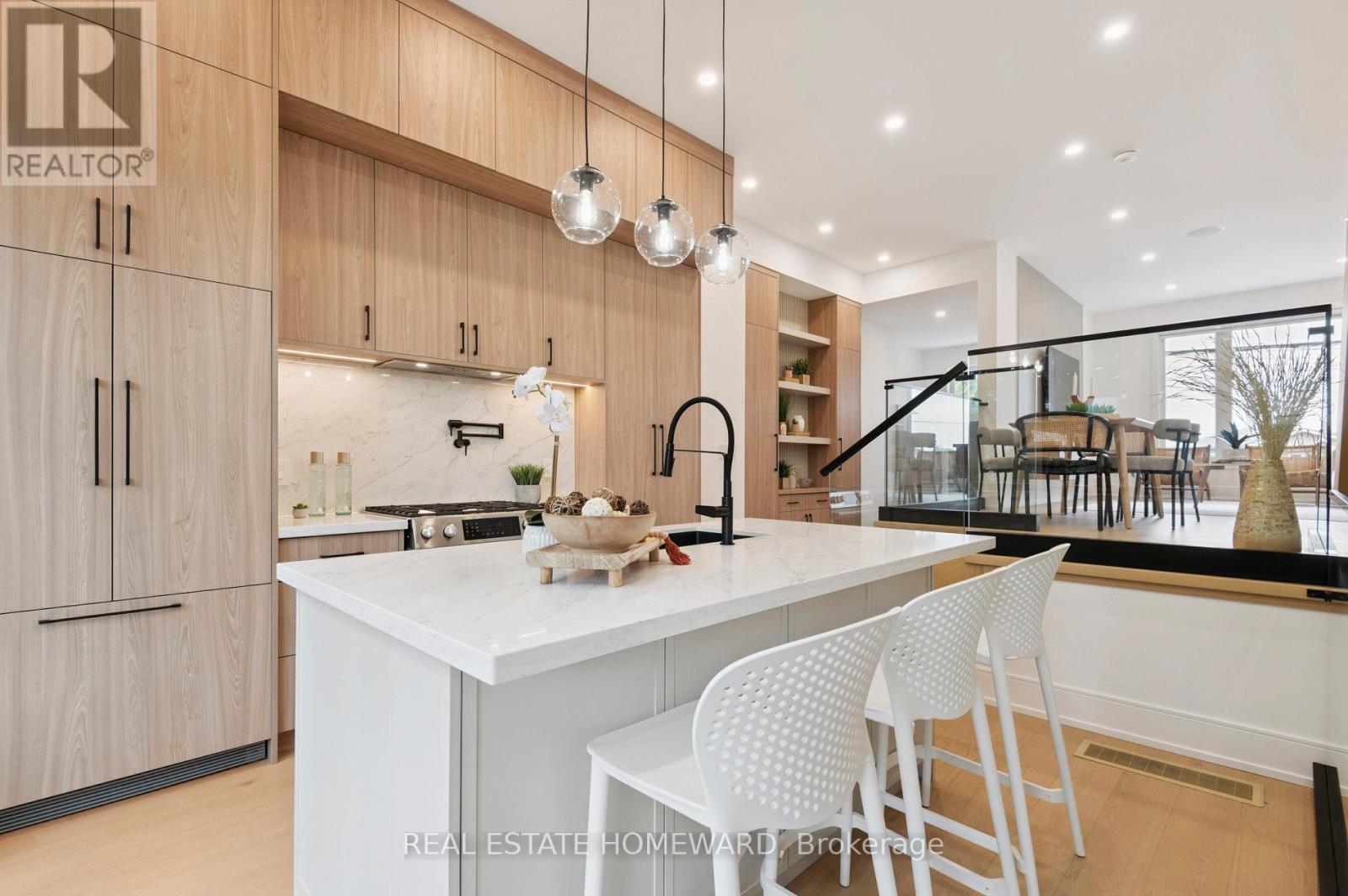 32 Westlake Crescent, Toronto, Ontario  M4C 2X2 - Photo 7 - E12487034