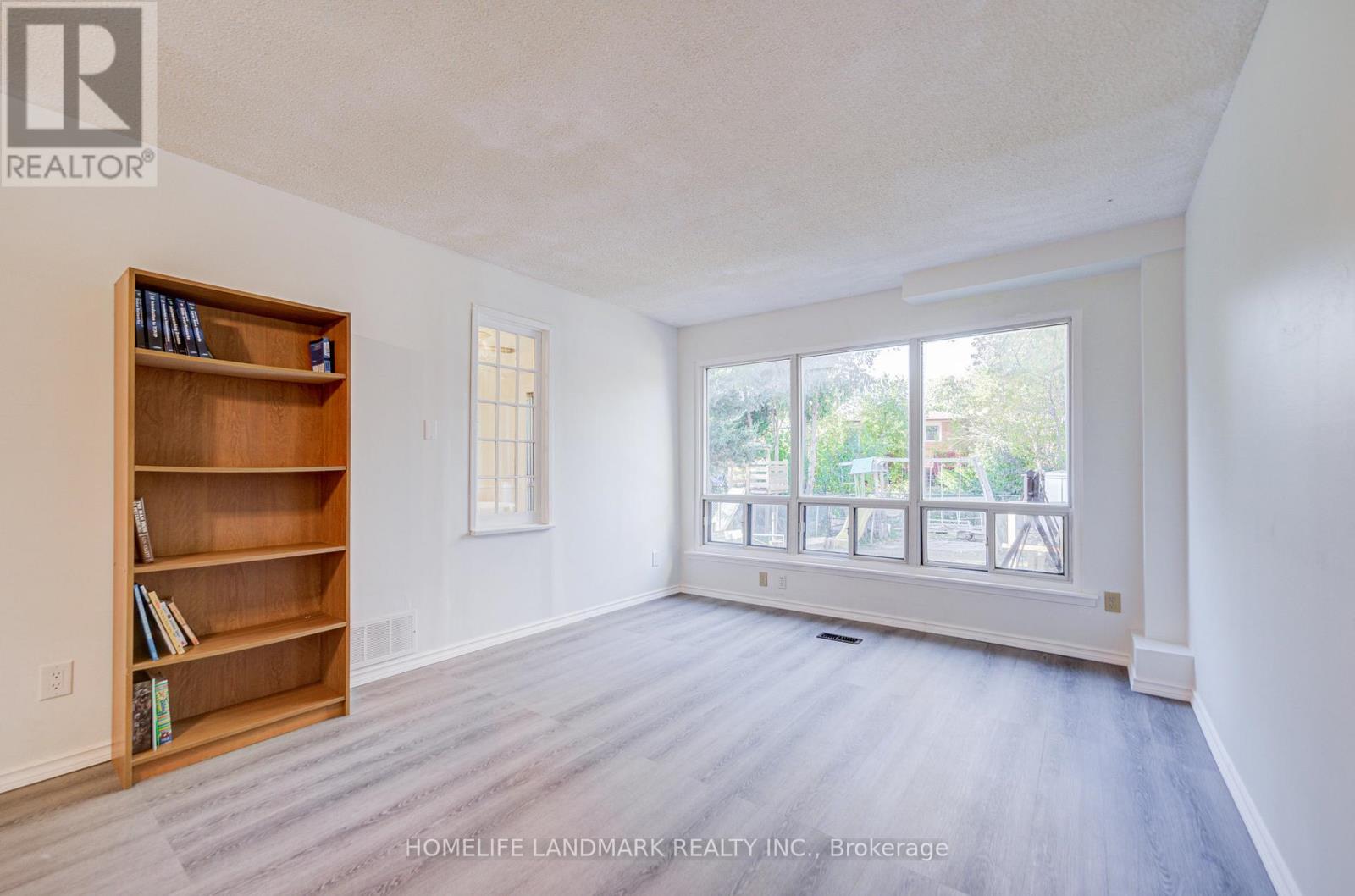 3025 Bridletowne Circle, Toronto, Ontario  M1W 2C9 - Photo 15 - E12487049