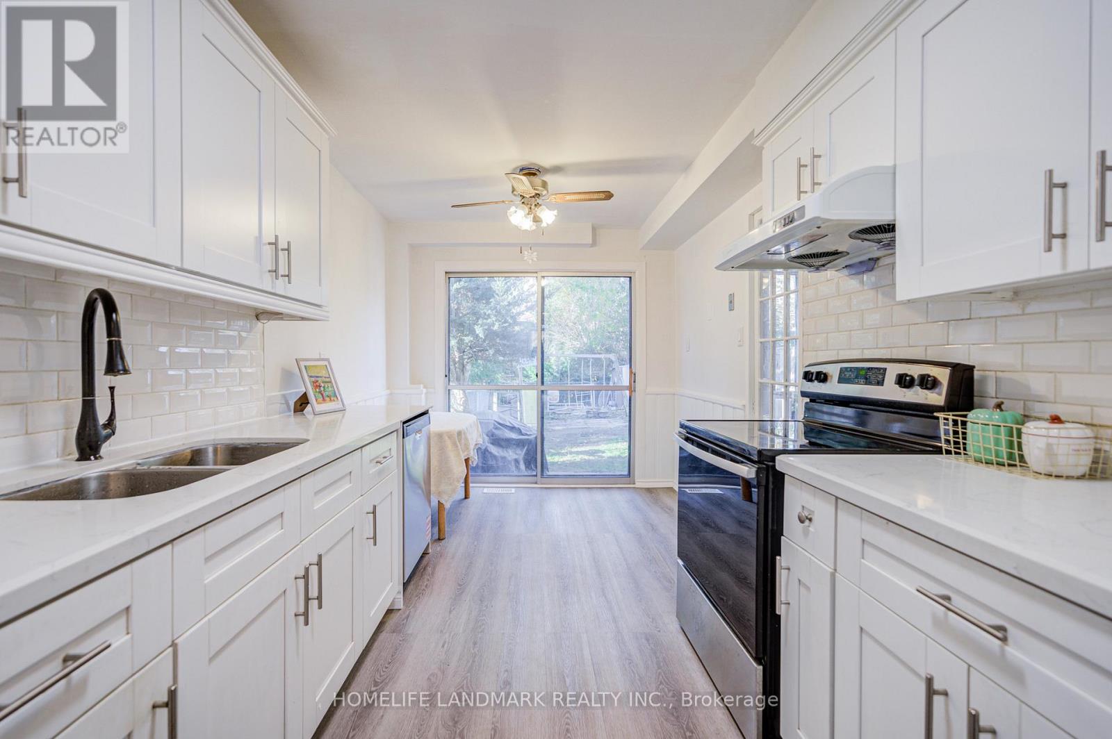 3025 Bridletowne Circle, Toronto, Ontario  M1W 2C9 - Photo 17 - E12487049