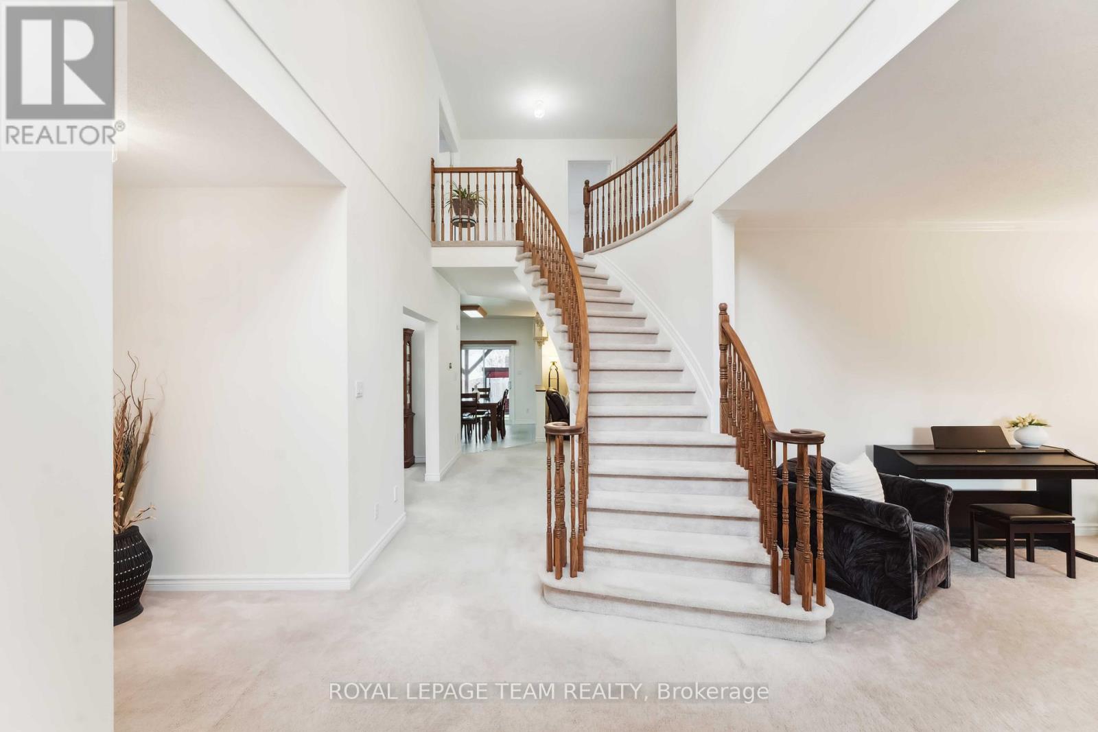 39 VERMONT AVENUE, Ottawa, Ontario