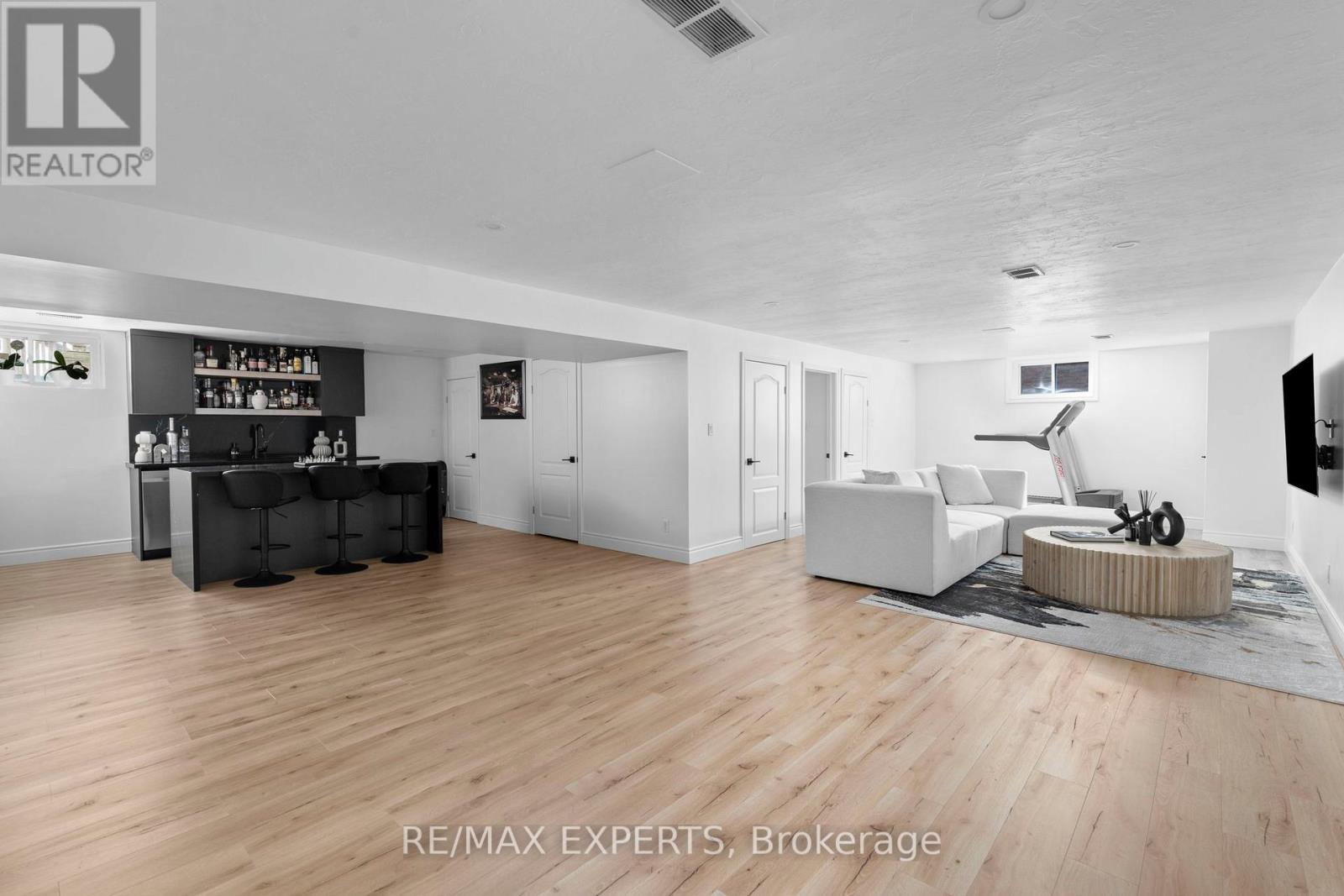 14 Henry Street, Essa (Thornton), Ontario  L0L 2N0 - Photo 37 - N12487064