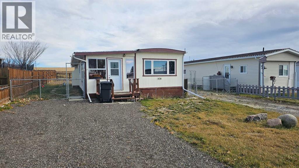 936 MAIN Street NW, Milk River, Alberta