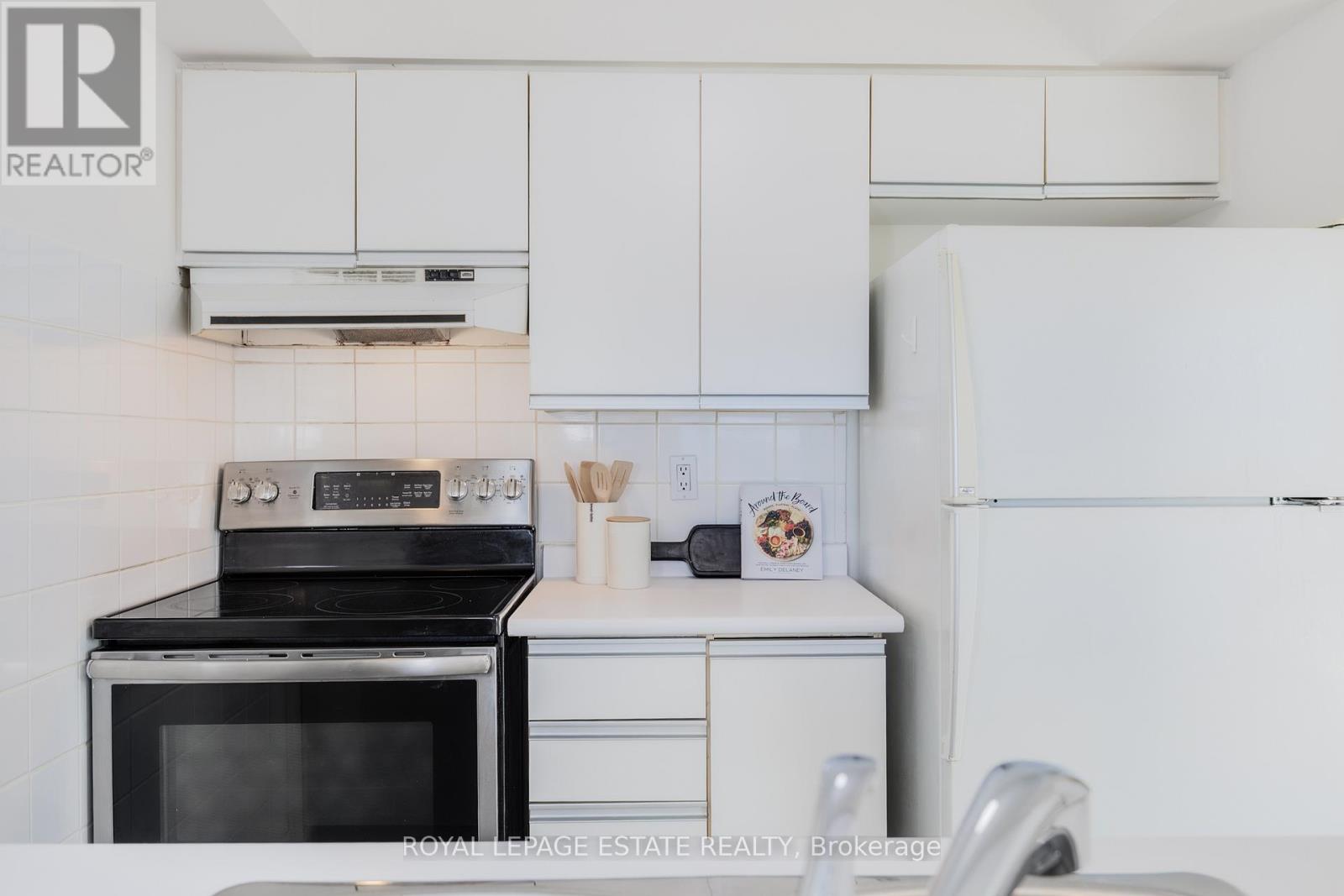 1903 - 3 Hickory Tree Road, Toronto, Ontario  M9N 3W5 - Photo 18 - W12487036