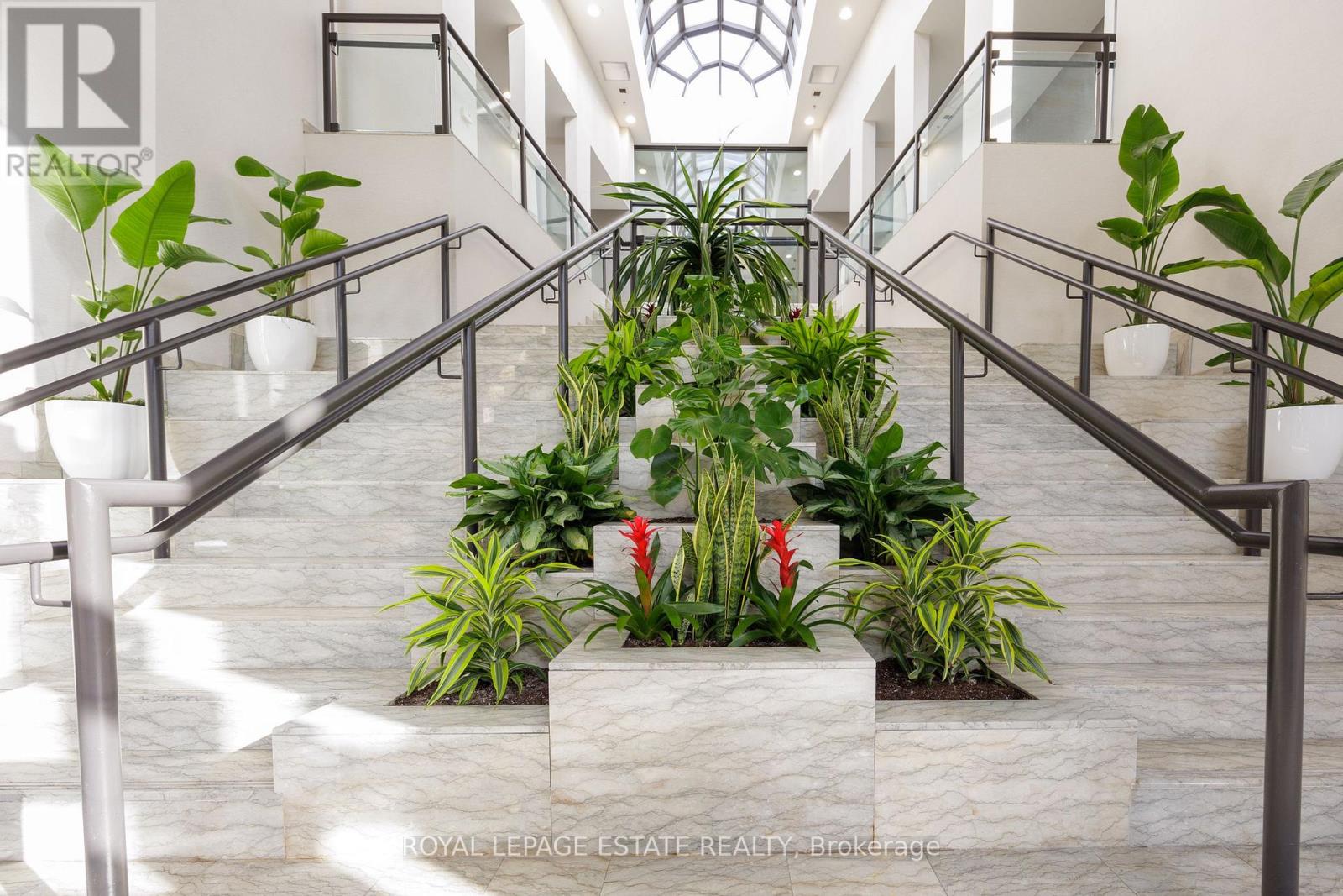 1903 - 3 Hickory Tree Road, Toronto, Ontario  M9N 3W5 - Photo 2 - W12487036