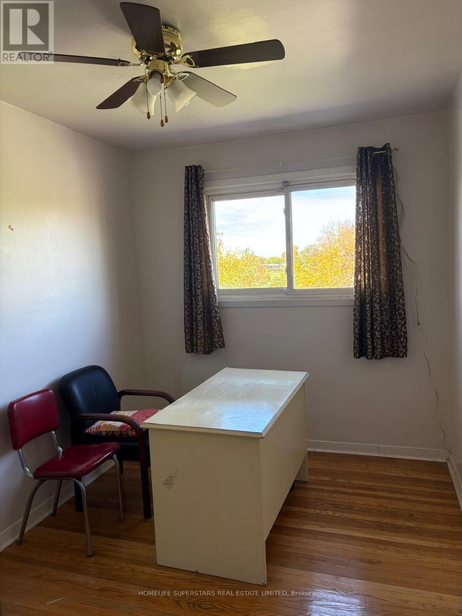 3787 Teeswater Road, Mississauga, Ontario  L4T 2A5 - Photo 5 - W12487037