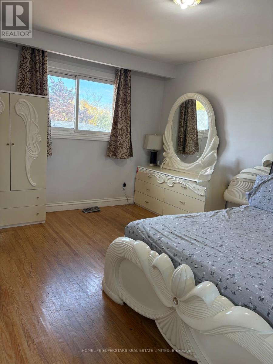 3787 Teeswater Road, Mississauga, Ontario  L4T 2A5 - Photo 8 - W12487037