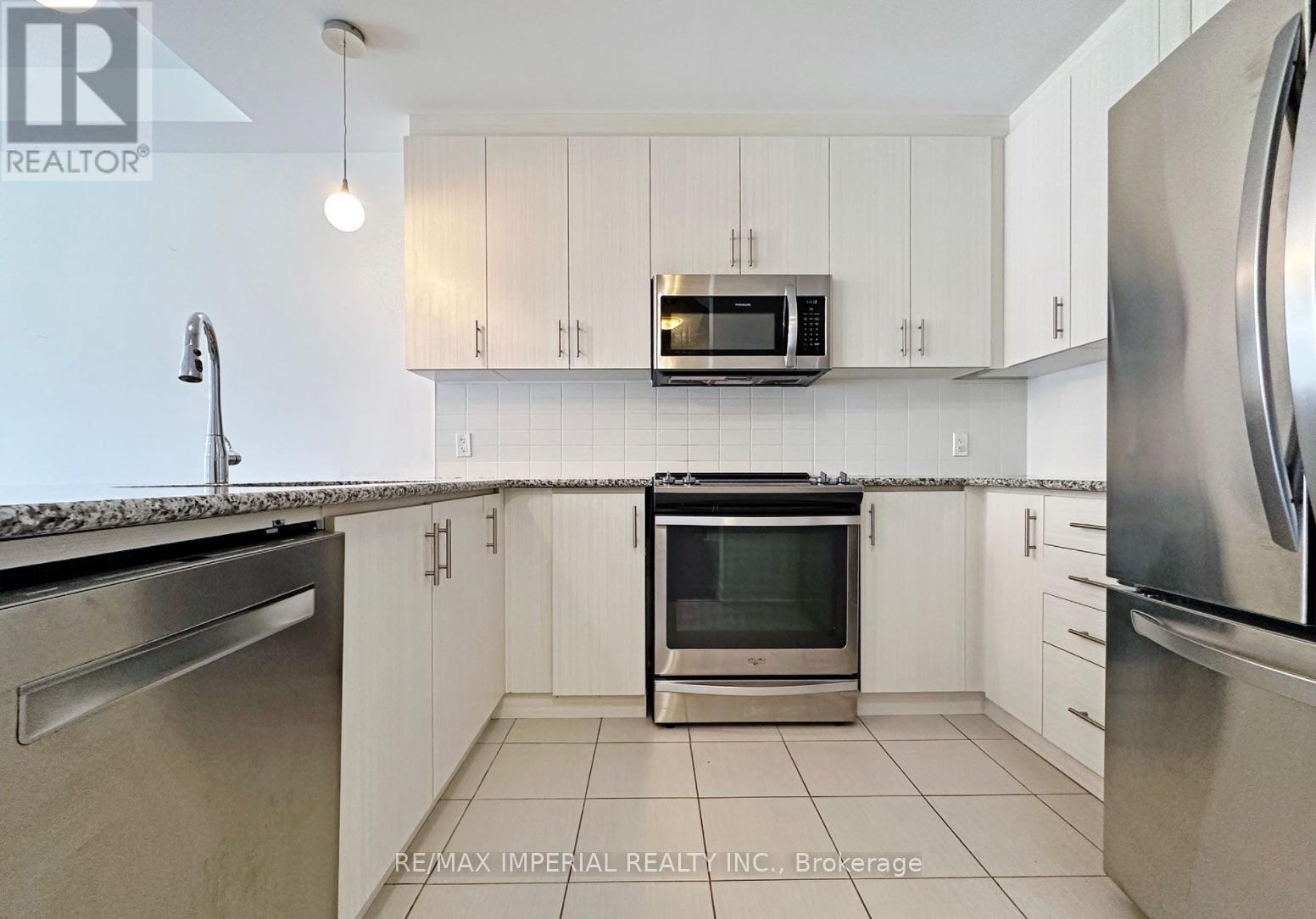 2299 Natasha Circle, Oakville, Ontario  L6M 1P3 - Photo 3 - W12487040