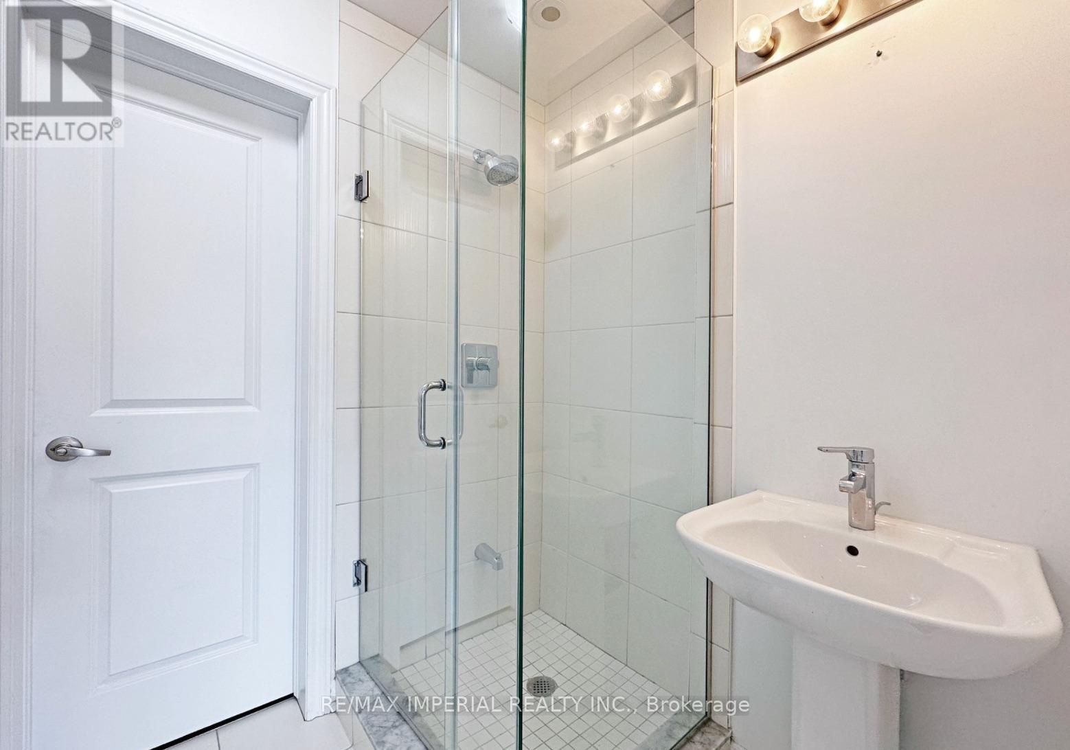 2299 Natasha Circle, Oakville, Ontario  L6M 1P3 - Photo 8 - W12487040