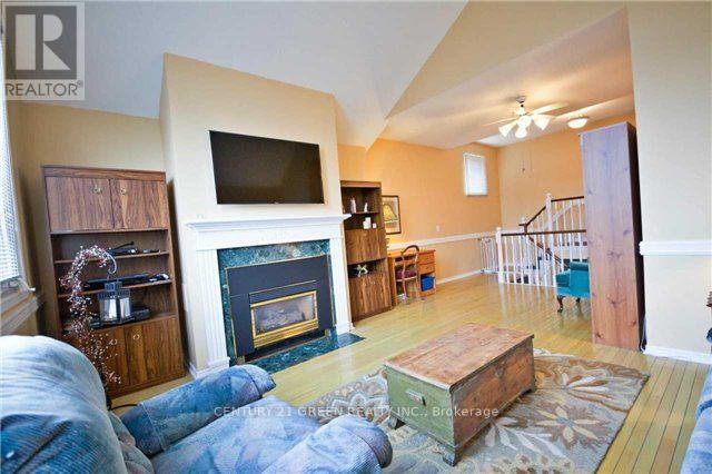 16 Niles Court, Brampton, Ontario  L6S 5T6 - Photo 10 - W12487045