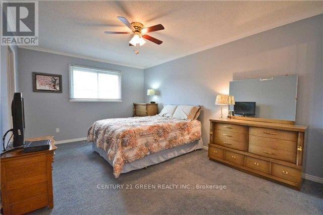 16 Niles Court, Brampton, Ontario  L6S 5T6 - Photo 13 - W12487045