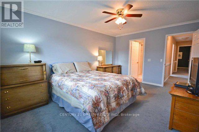 16 Niles Court, Brampton, Ontario  L6S 5T6 - Photo 14 - W12487045