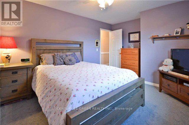 16 Niles Court, Brampton, Ontario  L6S 5T6 - Photo 15 - W12487045