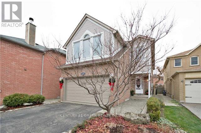 16 Niles Court, Brampton, Ontario  L6S 5T6 - Photo 2 - W12487045