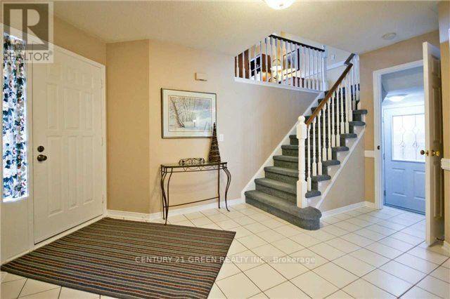 16 Niles Court, Brampton, Ontario  L6S 5T6 - Photo 4 - W12487045