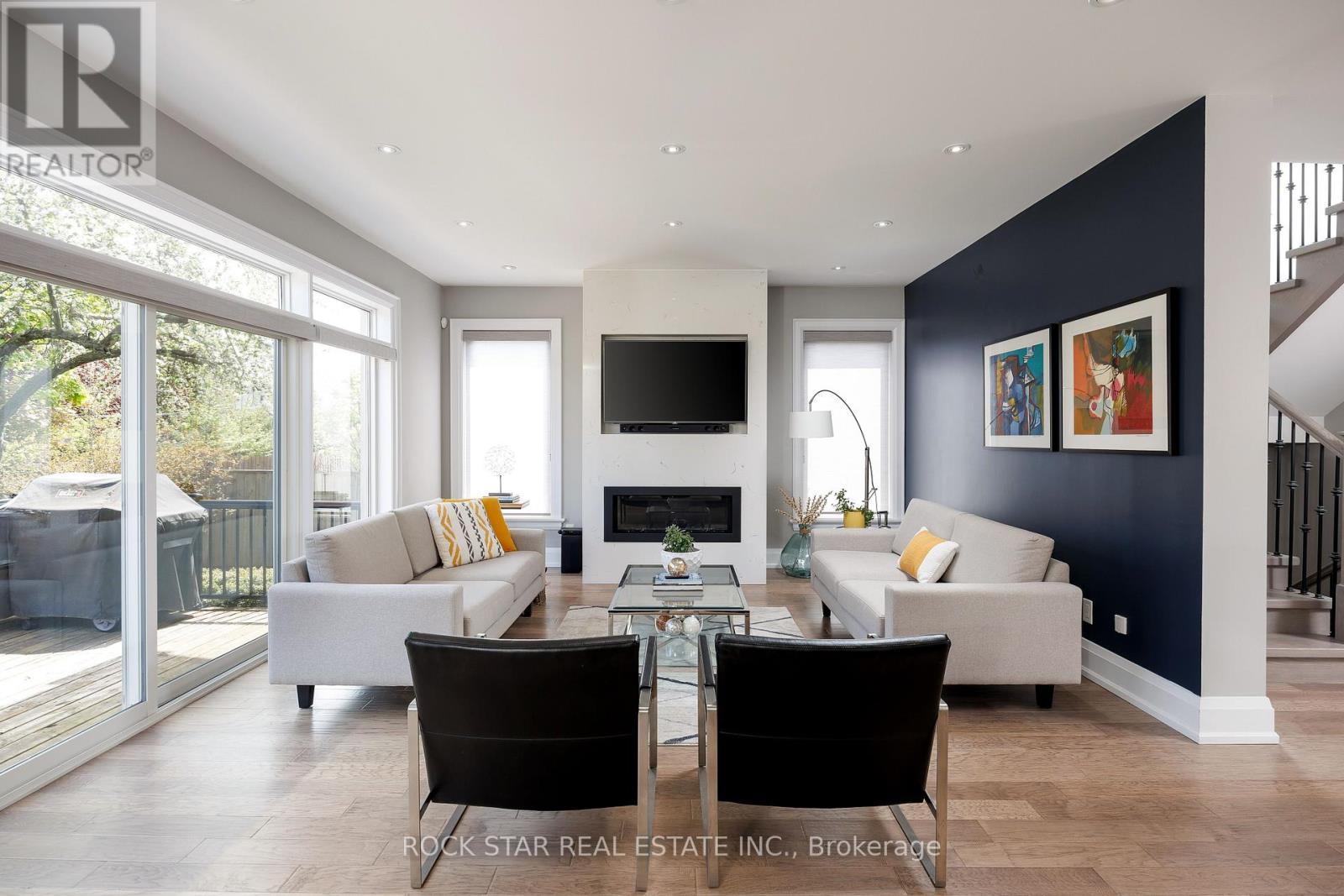 443 Seabourne Drive, Oakville, Ontario  L6L 4E9 - Photo 12 - W12487056