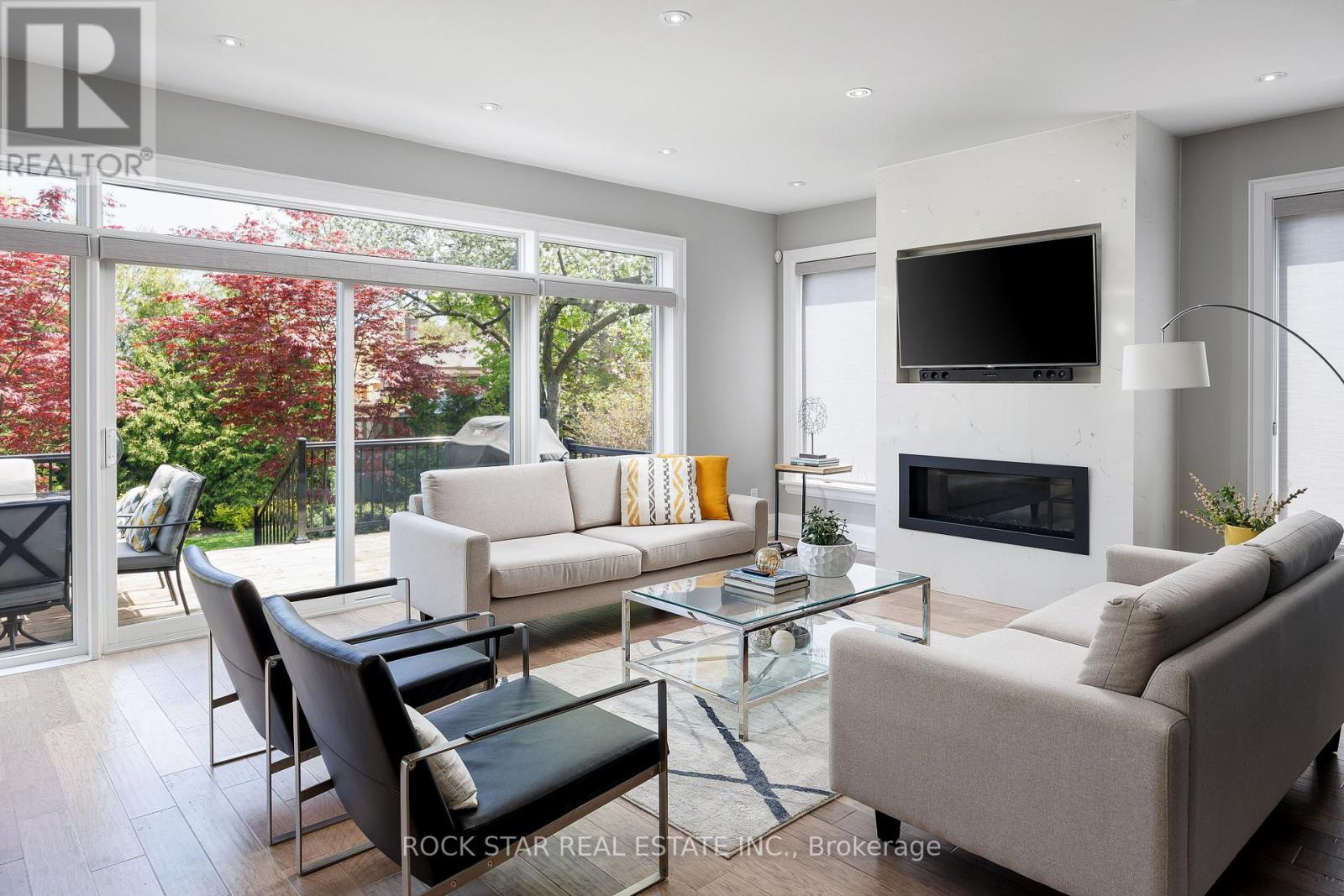 443 Seabourne Drive, Oakville, Ontario  L6L 4E9 - Photo 13 - W12487056