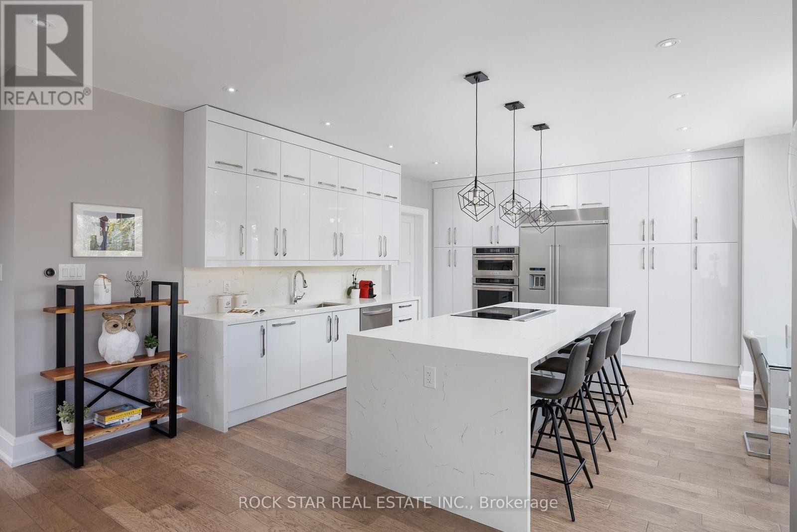 443 Seabourne Drive, Oakville, Ontario  L6L 4E9 - Photo 16 - W12487056