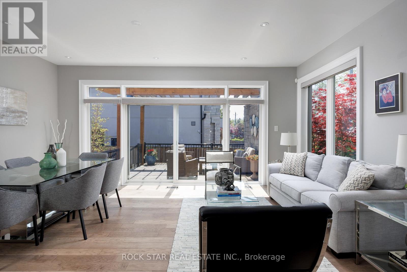 443 Seabourne Drive, Oakville, Ontario  L6L 4E9 - Photo 4 - W12487056