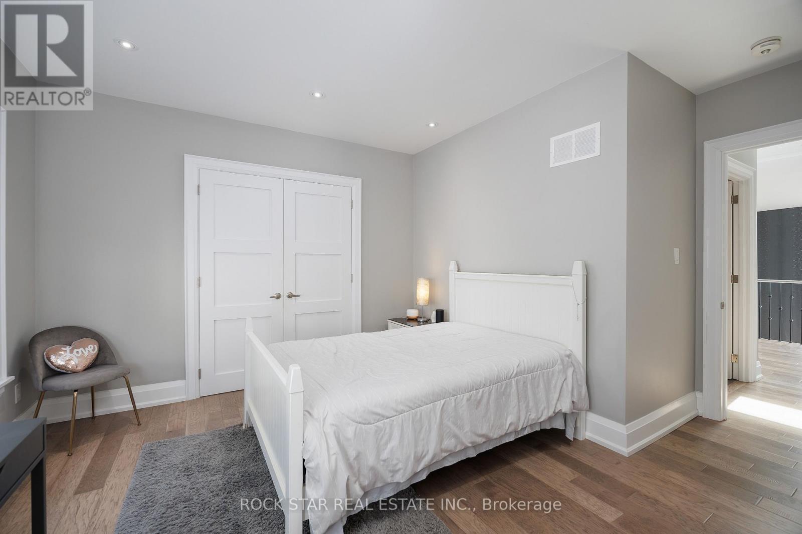 443 Seabourne Drive, Oakville, Ontario  L6L 4E9 - Photo 41 - W12487056