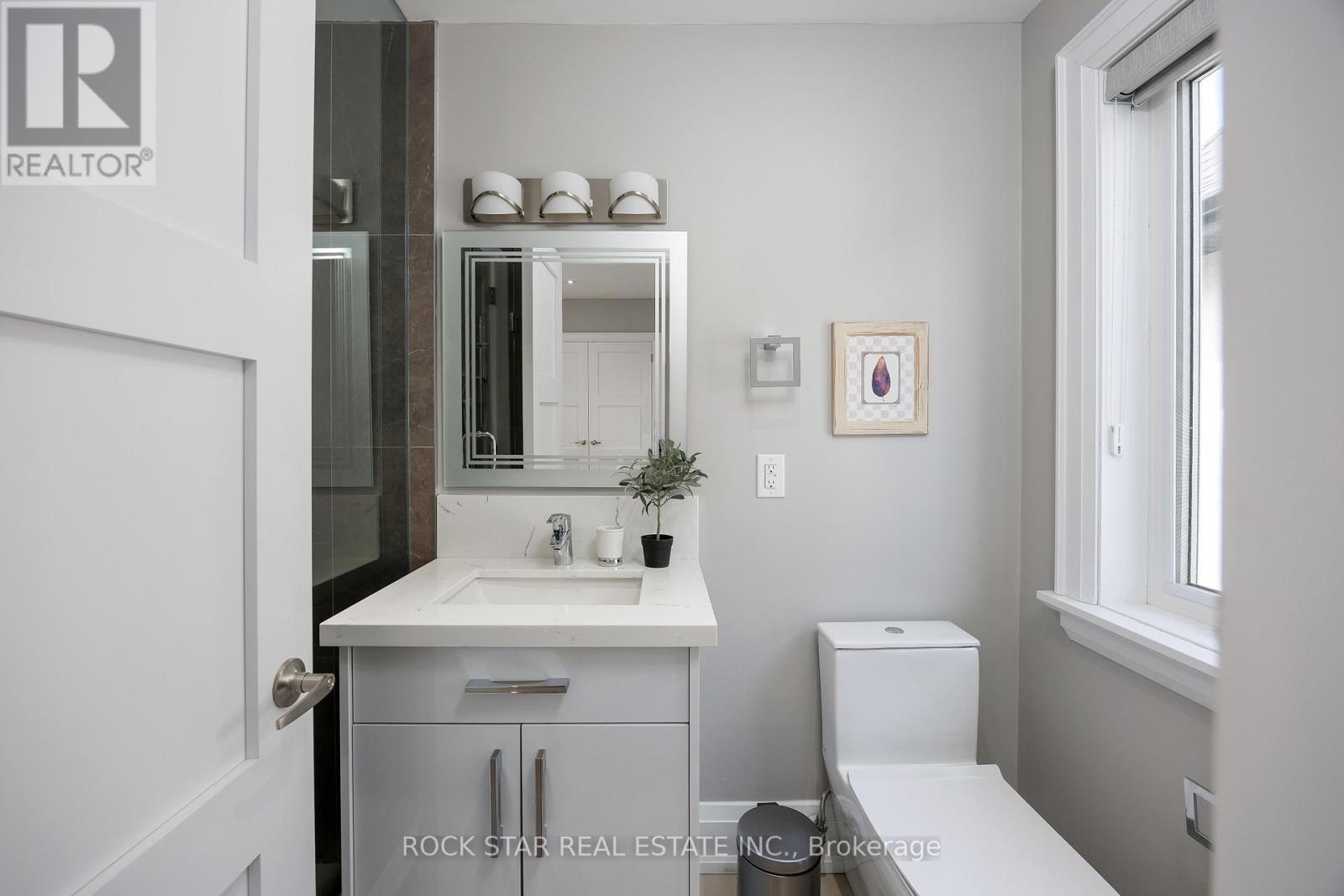 443 Seabourne Drive, Oakville, Ontario  L6L 4E9 - Photo 44 - W12487056