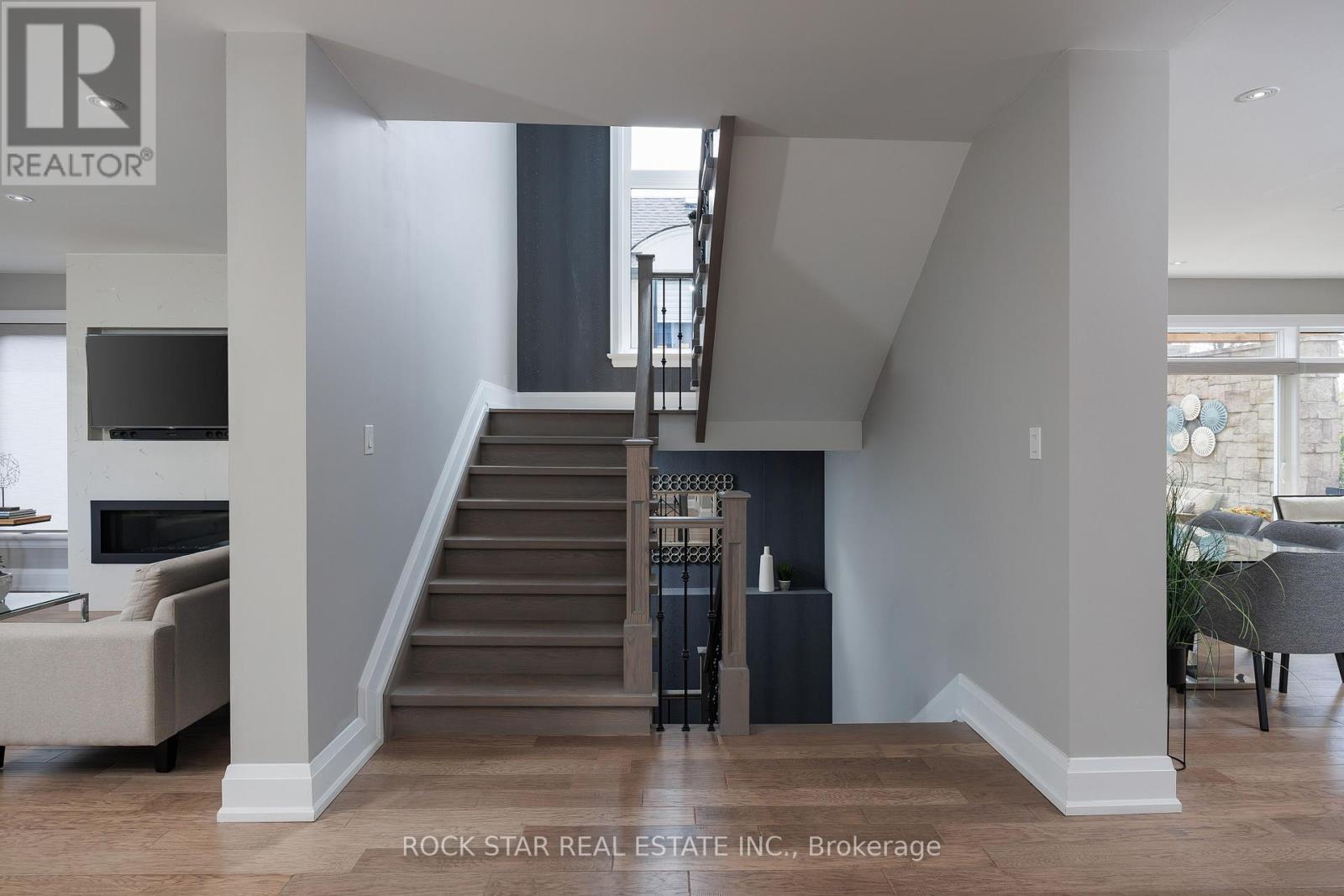 443 Seabourne Drive, Oakville, Ontario  L6L 4E9 - Photo 46 - W12487056