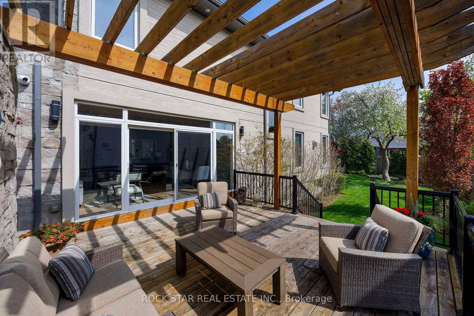 443 Seabourne Drive, Oakville, Ontario  L6L 4E9 - Photo 7 - W12487056