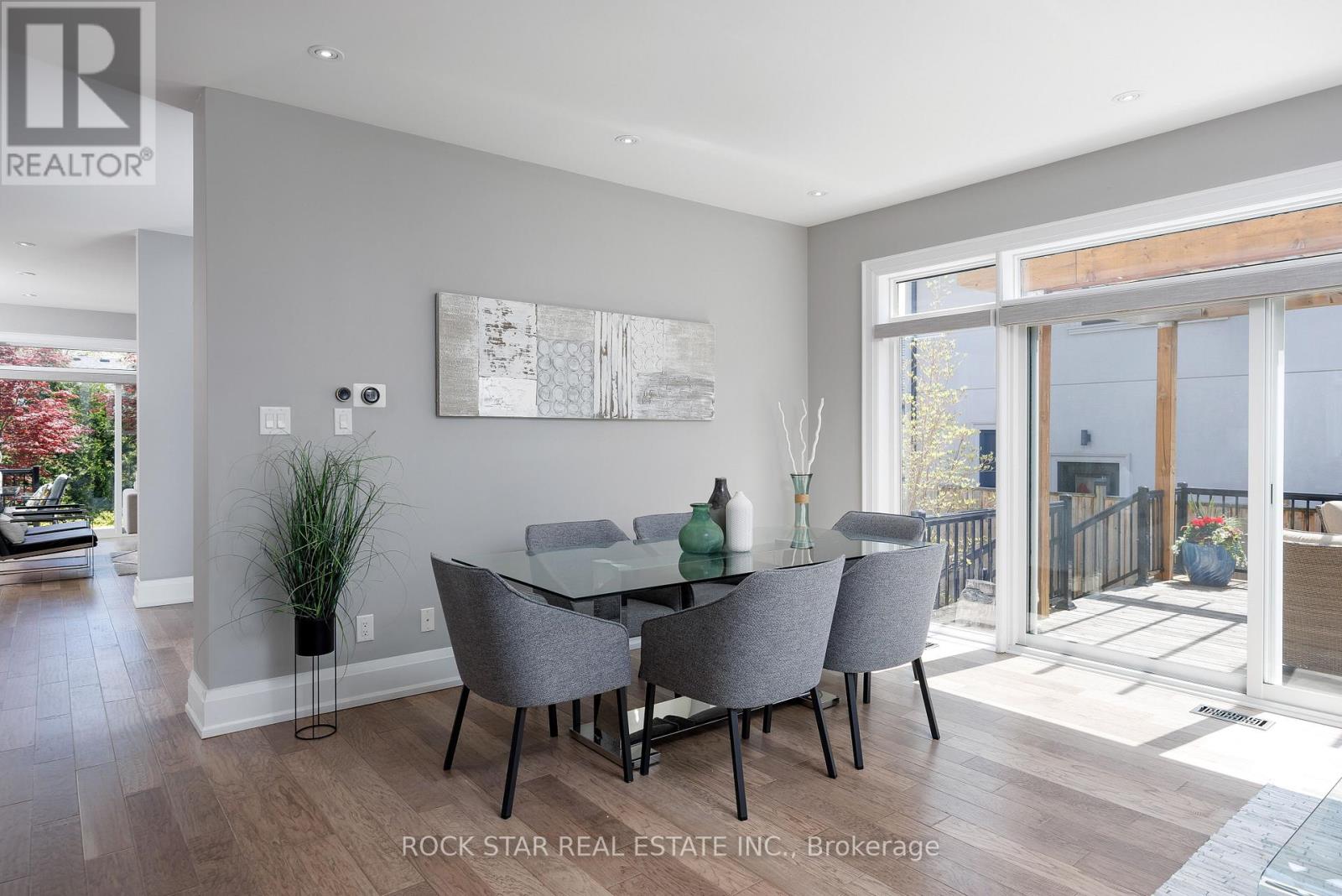 443 Seabourne Drive, Oakville, Ontario  L6L 4E9 - Photo 8 - W12487056