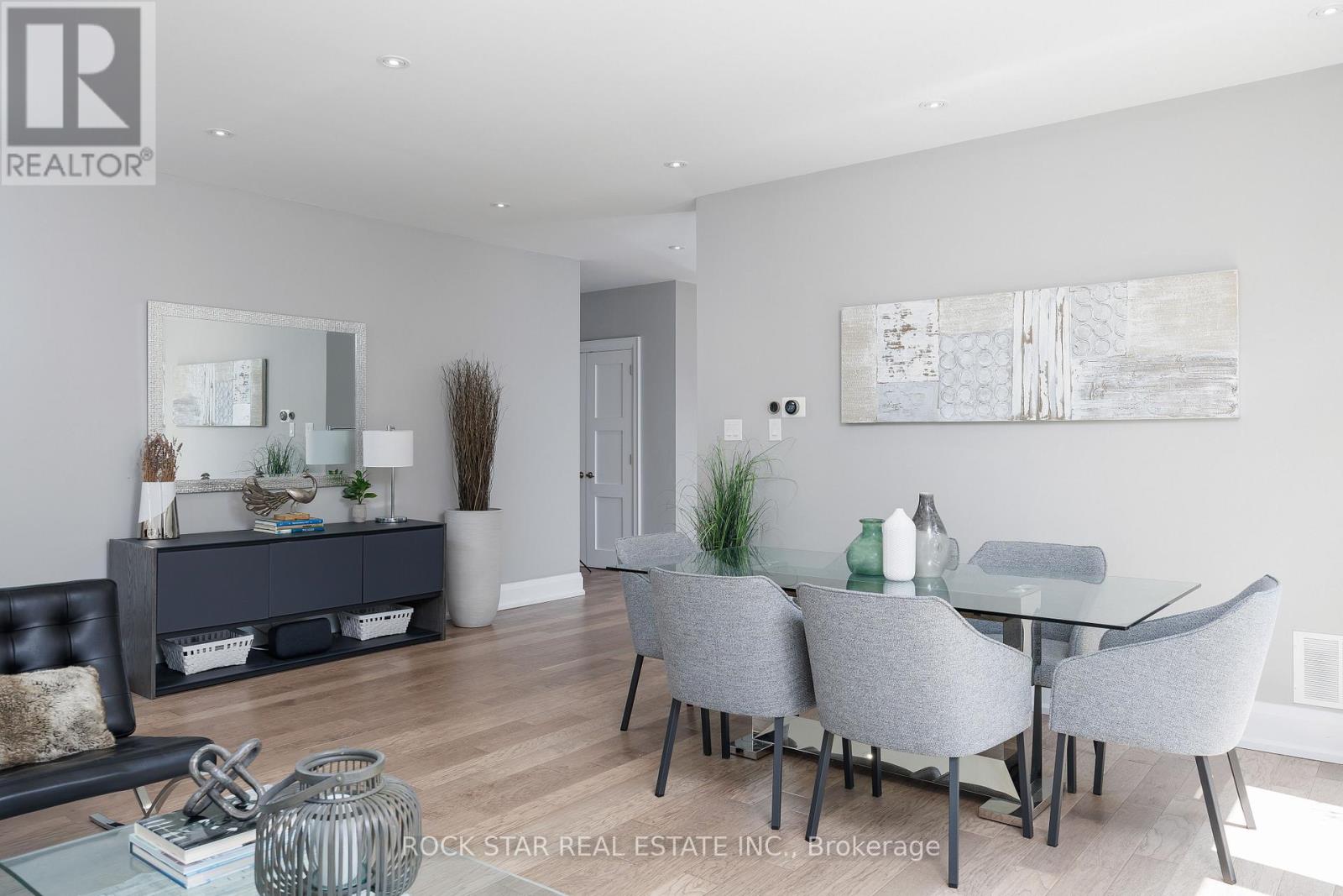 443 Seabourne Drive, Oakville, Ontario  L6L 4E9 - Photo 9 - W12487056